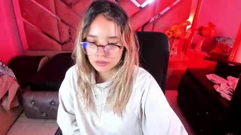  OLIVIA  online show from 11.04.25