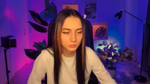 Snapshot of olivia_norton_ chatting on 09.18.25 olivia_norton_ online show from 09.18.25