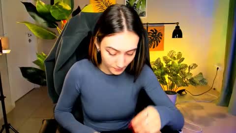 Snapshot of olivia_norton_ chatting on 10.04.25 olivia_norton_ online show from 10.04.25