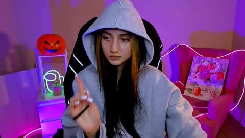 Snapshot of olivia_norton_ chatting on 10.23.25 olivia_norton_ online show from 10.23.25