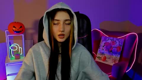 Snapshot of olivia_norton_ chatting on 10.27.25 olivia_norton_ online show from 10.27.25