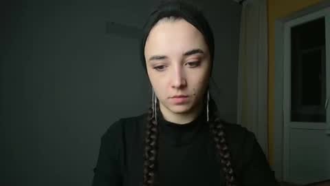 Snapshot of olivia_oliv chatting on 01.08.25 Olivia online show from 01.08.25