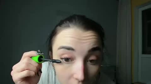 Snapshot of olivia_oliv chatting on 01.27.25 Olivia online show from 01.27.25