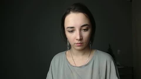 Snapshot of olivia_oliv chatting on 02.06.25 Olivia online show from 02.06.25