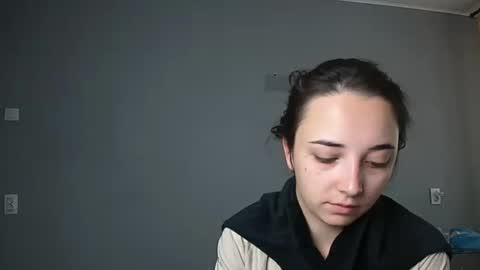 Snapshot of olivia_oliv chatting on 09.16.25 Olivia online show from 09.16.25