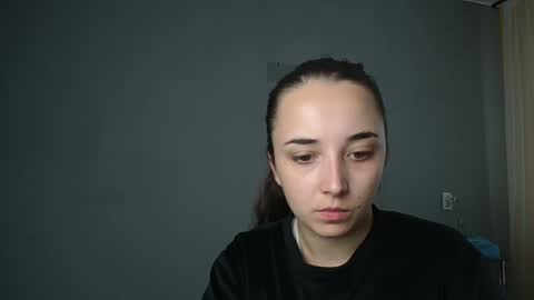 Snapshot of olivia_oliv chatting on 09.19.25 Olivia online show from 09.19.25