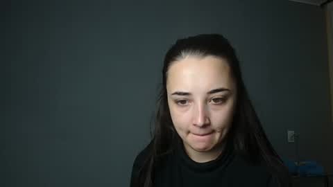 Snapshot of olivia_oliv chatting on 09.28.25 Olivia online show from 09.28.25