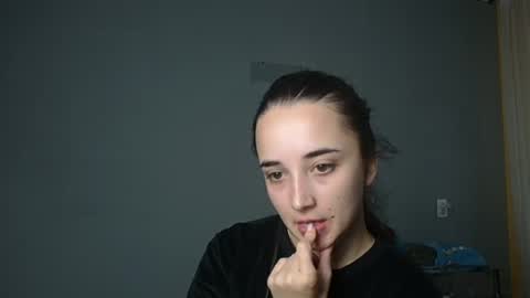 Snapshot of olivia_oliv chatting on 10.14.25 Olivia online show from 10.14.25