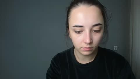 Snapshot of olivia_oliv chatting on 10.19.25 Olivia online show from 10.19.25