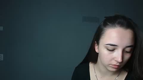 Snapshot of olivia_oliv chatting on 10.24.25 Olivia online show from 10.24.25