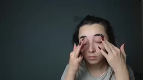 Snapshot of olivia_oliv chatting on 11.11.25 Olivia online show from 11.11.25