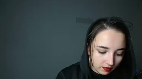 Snapshot of olivia_oliv chatting on 11.19.25 Olivia online show from 11.19.25