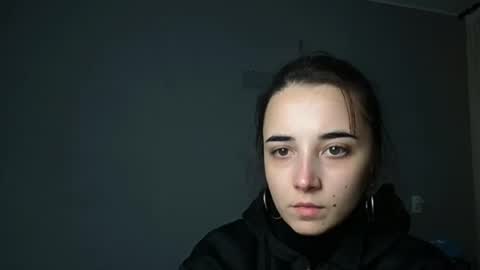 Snapshot of olivia_oliv chatting on 11.23.25 Olivia online show from 11.23.25