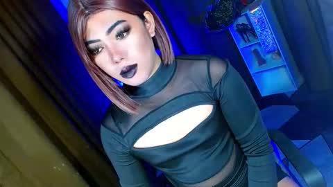 Snapshot of olivia_the_temptress27 chatting on 09.11.25 Miss OLIVIA online show from 09.11.25