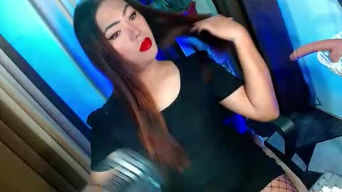 Snapshot of olivia_the_temptress27 chatting on 09.21.25 Miss OLIVIA online show from 09.21.25