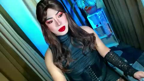 Snapshot of olivia_the_temptress27 chatting on 10.15.25 Miss OLIVIA online show from 10.15.25