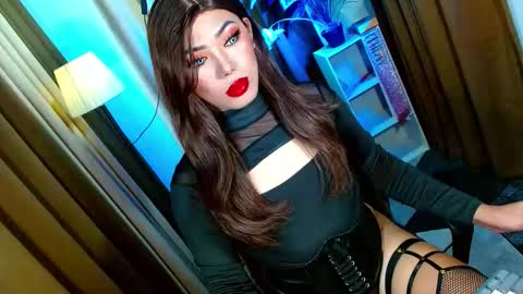 Miss OLIVIA online show from 11.07.25