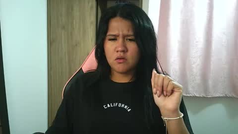 Olivia online show from 11.04.25