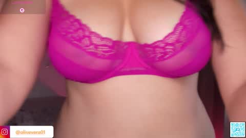 Snapshot of olivia_wiston chatting on 10.29.25 Olivia 40 off online show from 10.29.25