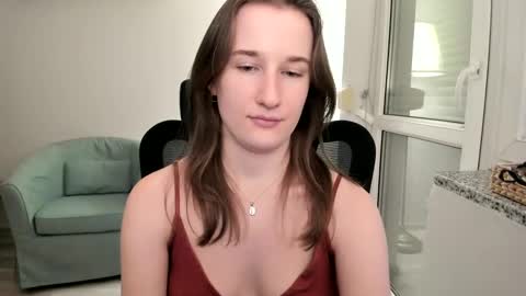 Snapshot of oliviaaa2003 chatting on 12.06.24 Oliwiaa2004 online show from 12.06.24