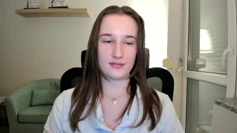 Snapshot of oliviaaa2003 chatting on 12.11.24 Oliwiaa2004 online show from 12.11.24