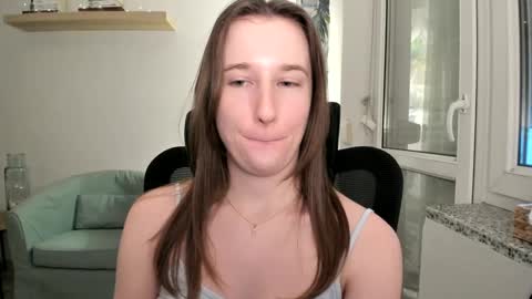 Snapshot of oliviaaa2003 chatting on 01.25.25 Oliwiaa2004 online show from 01.25.25