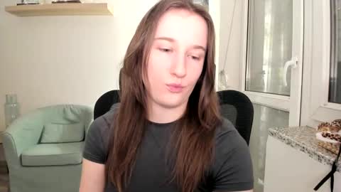 Snapshot of oliviaaa2003 chatting on 02.09.25 Oliwiaa2004 online show from 02.09.25