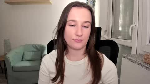 Snapshot of oliviaaa2003 chatting on 02.13.25 Oliwiaa2004 online show from 02.13.25