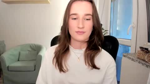 Snapshot of oliviaaa2003 chatting on 09.12.25 Oliwiaa2004 online show from 09.12.25