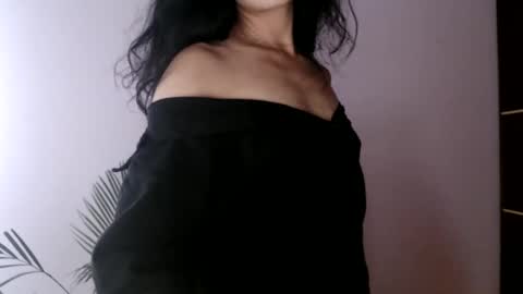 oliviaaa__ online show from 04.23.26