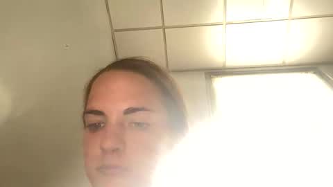 oliviaaraee online show from 04.22.26