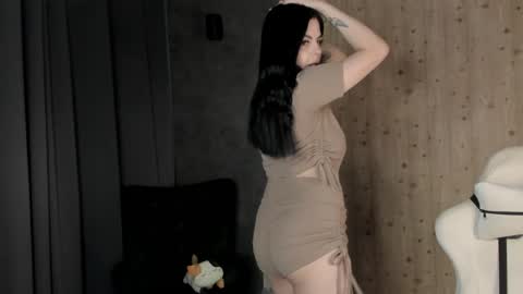 Oliviabagheera online show from 04.15.26