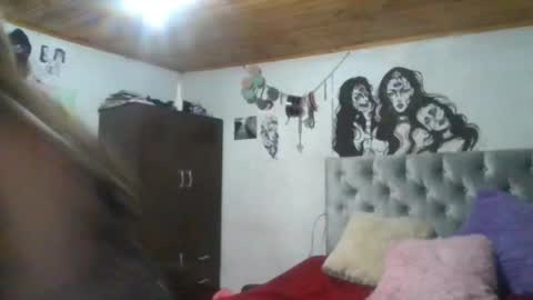 Snapshot of oliviabluee10 chatting on 01.25.25 oliviabluee10 online show from 01.25.25