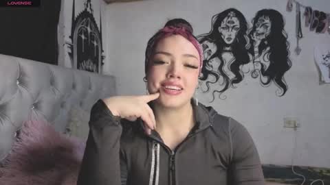 Snapshot of oliviabluee10 chatting on 02.28.26 oliviabluee10 online show from 02.28.26