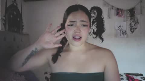 Snapshot of oliviabluee10 chatting on 03.25.26 oliviabluee10 online show from 03.25.26