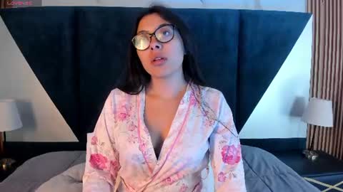 oliviacollinns online show from 07.25.26