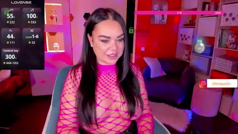 Oliviagoold online show from 11.04.25