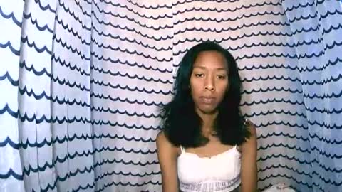 oliviah27 online show from 10.29.25