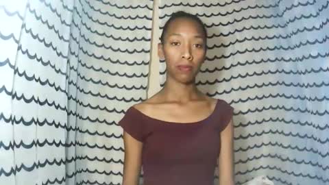 oliviah27 online show from 11.05.25