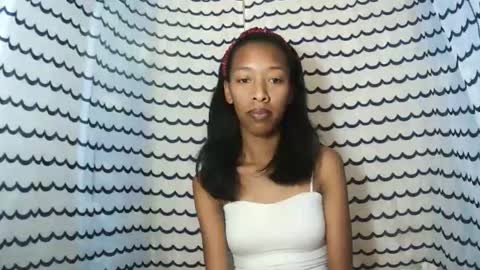 oliviah27 online show from 11.22.25