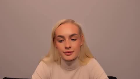 Snapshot of oliviahappy chatting on 02.20.26 oliviaBeauty online show from 02.20.26