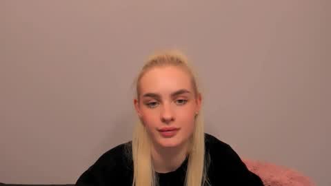 Snapshot of oliviahappy chatting on 02.21.26 oliviaBeauty online show from 02.21.26