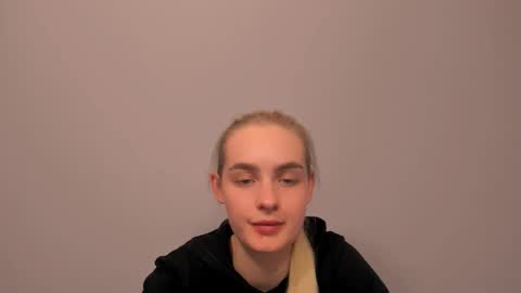 Snapshot of oliviahappy chatting on 02.26.26 oliviaBeauty online show from 02.26.26