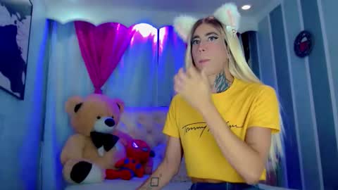 oliviahot01 online show from 03.18.26