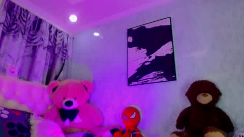 Snapshot of oliviahot01 chatting on 06.12.26 oliviahot01 online show from 06.12.26