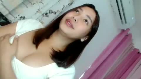 oliviahutton online show from 06.16.26