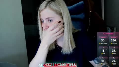 Snapshot of oliviamunk chatting on 06.26.26 . online show from 06.26.26