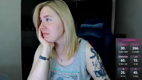Snapshot of oliviamunk chatting on 07.15.26 . online show from 07.15.26