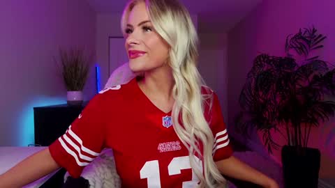 Olivia Owens online show from 02.08.25