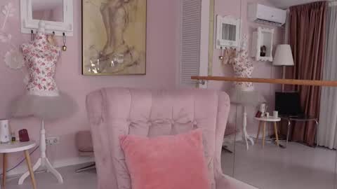 OliviaSway online show from 09.14.25